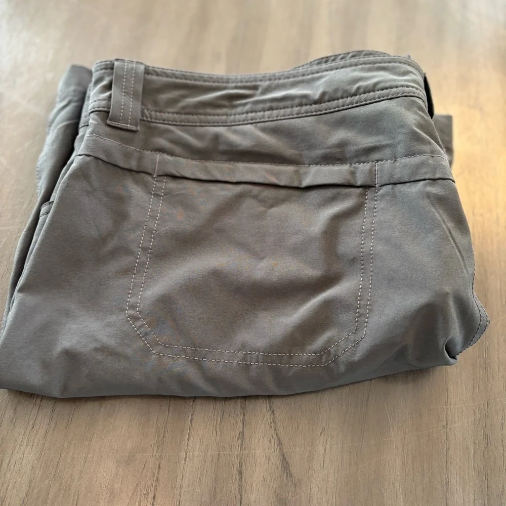 Eddie Bauer Women's Plus Size 18 Gray Skort with lining‎ and pockets. - Picture 4 of 7